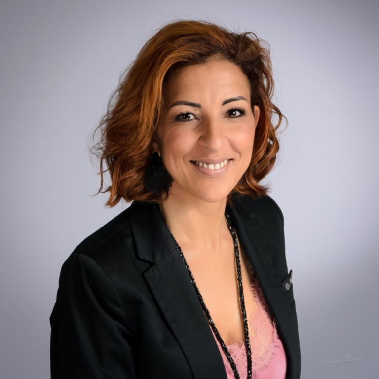 Portrait professionnel pour CV et réseaux