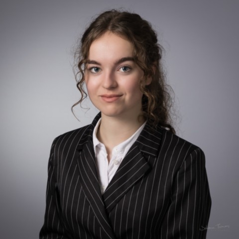 Portrait professionnel pour CV et réseaux