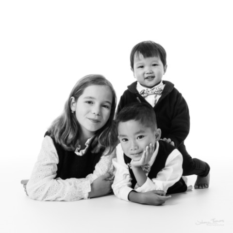 Portrait de frères et soeur en studio